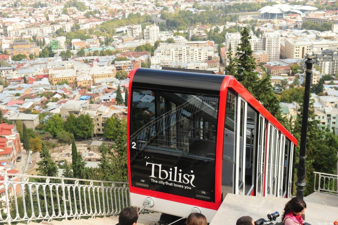 Walk Everywhere! Tbilisi Exteriör bild